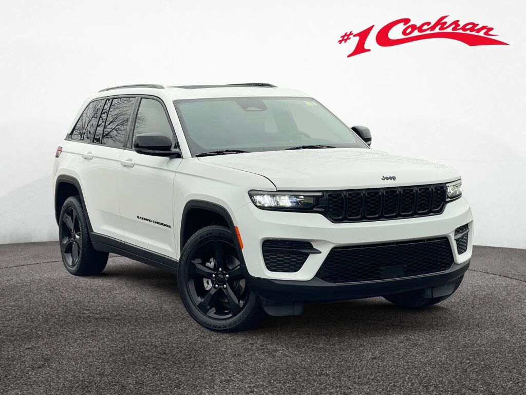 2023 Jeep Grand Cherokee Altitude's photo