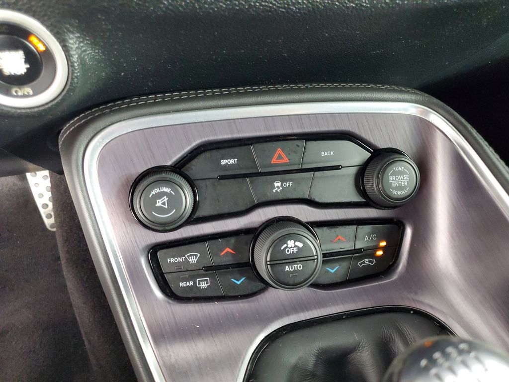 2016 Dodge Challenger SXT Plus photo 16