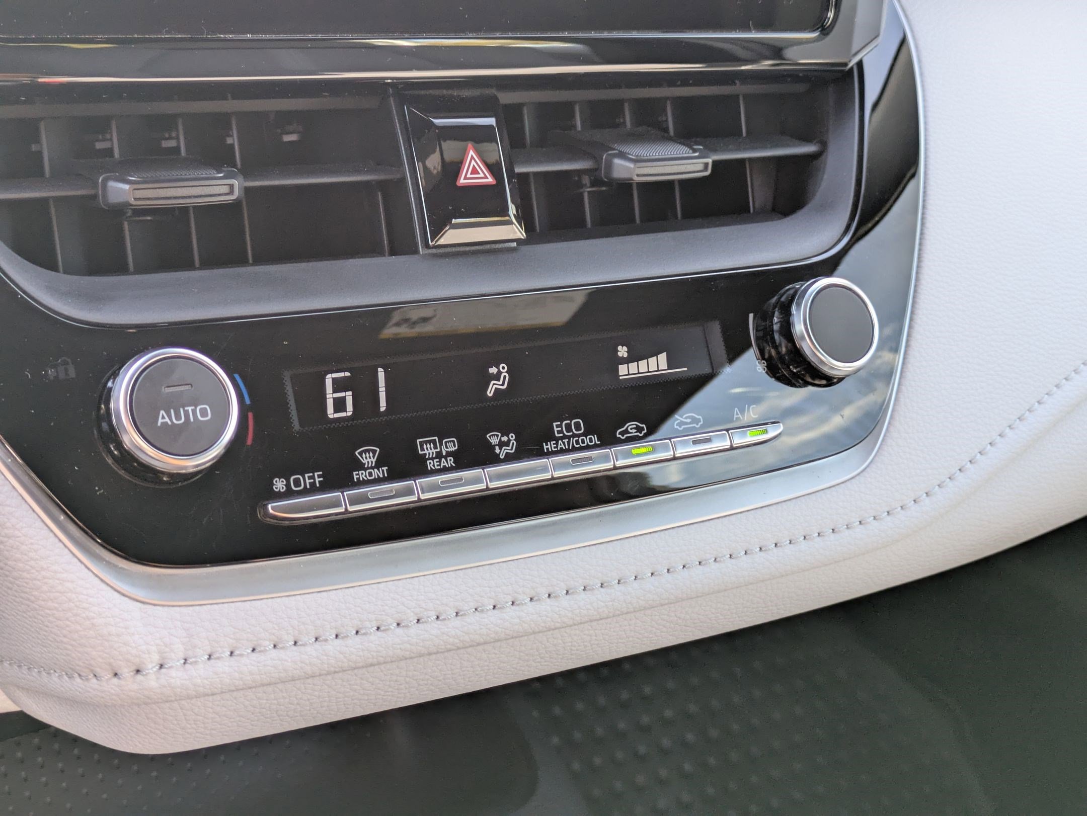 2023 Toyota Corolla Hybrid SE photo 19