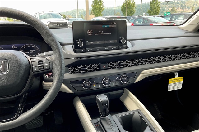 2025 Honda Accord LX photo 8