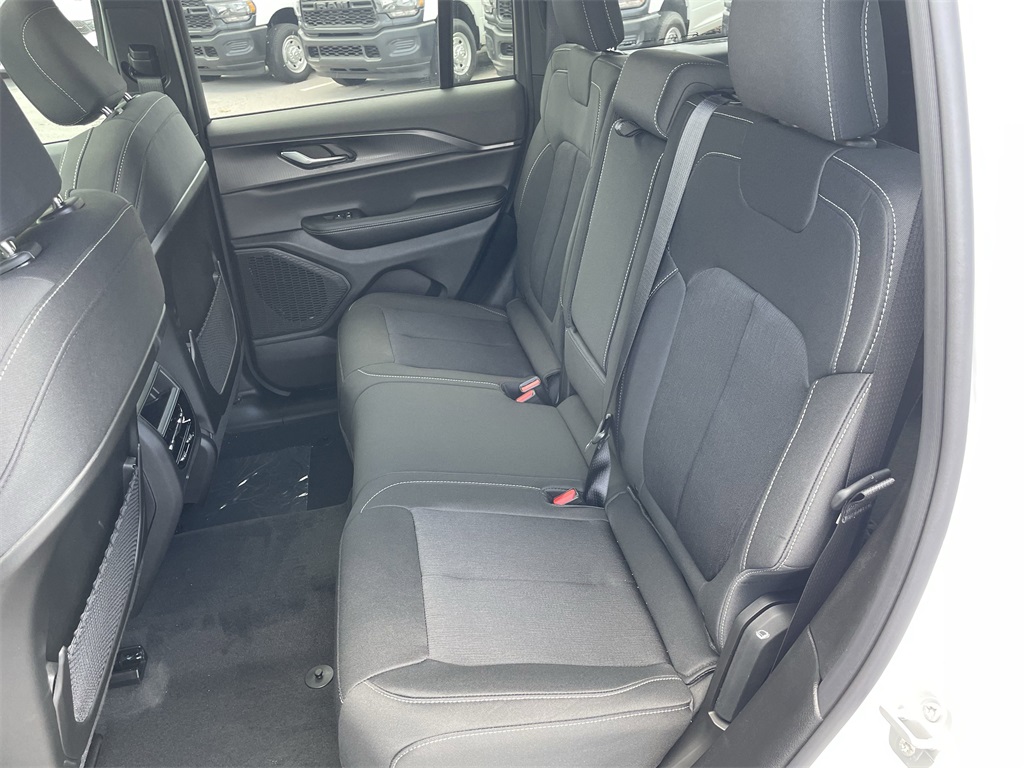 2025 Jeep Grand Cherokee Laredo X photo 26