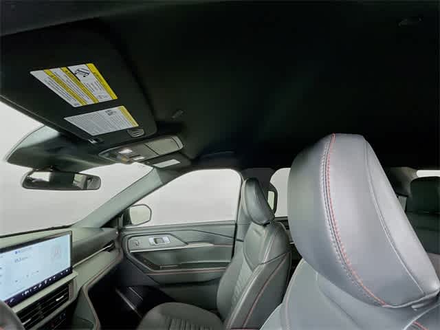 2025 Ford Explorer ST-Line photo 10