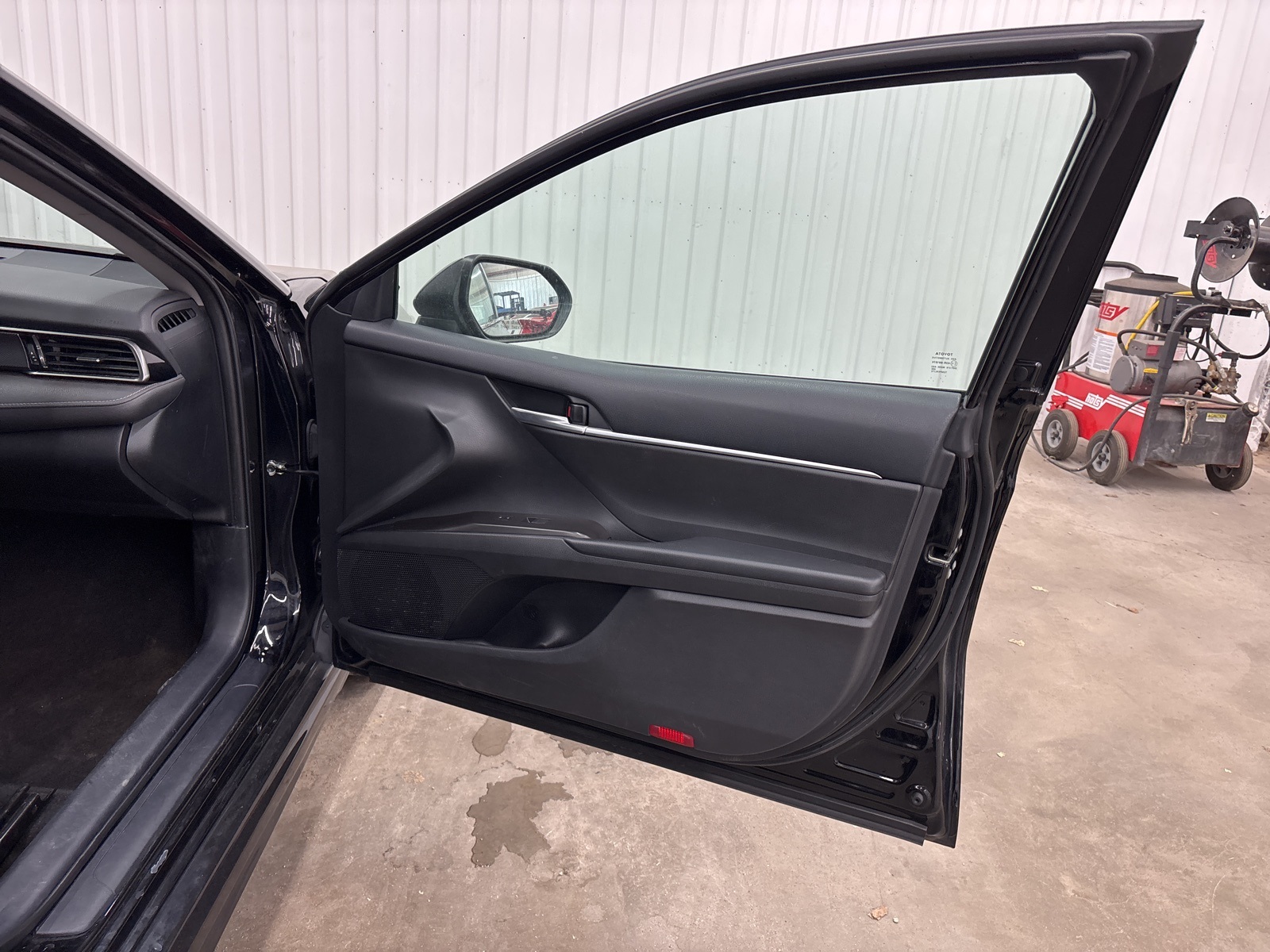 2022 Toyota Camry SE photo 21