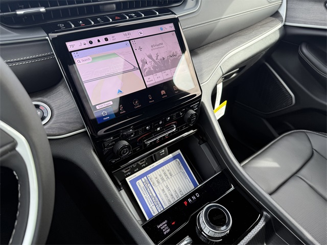 2025 Jeep Grand Cherokee Limited photo 17