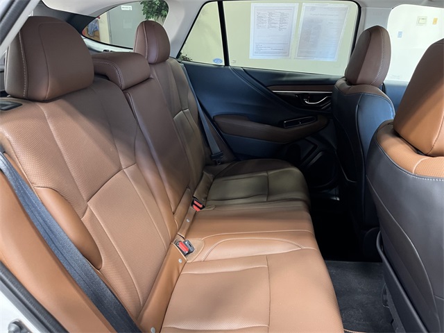 2022 Subaru Outback Touring XT photo 11