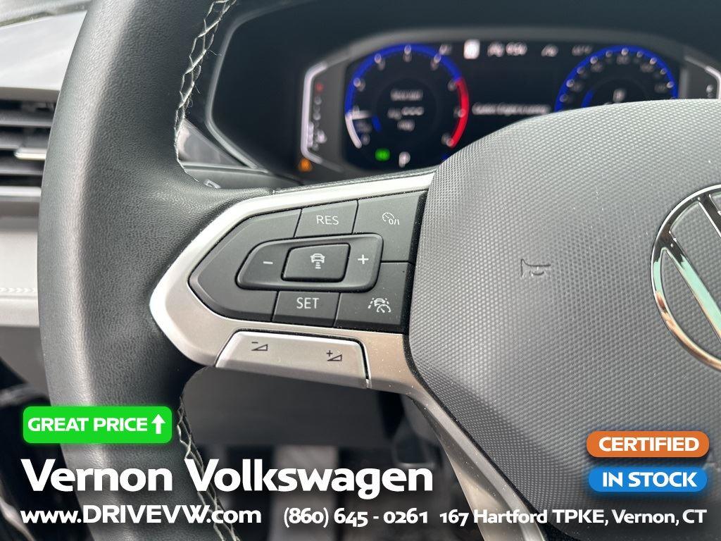 2022 Volkswagen Taos SEL photo 9