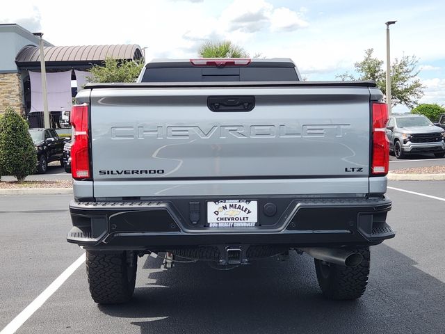 2025 Chevrolet Silverado 2500HD LTZ photo 6