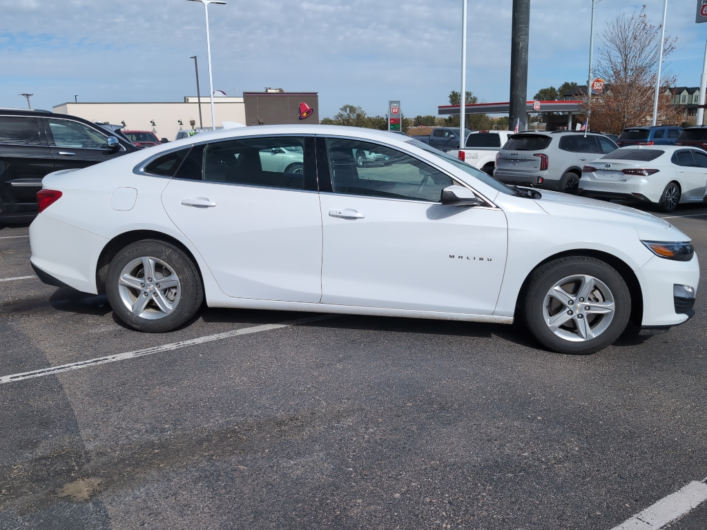 2023 Chevrolet Malibu 1LT photo 4