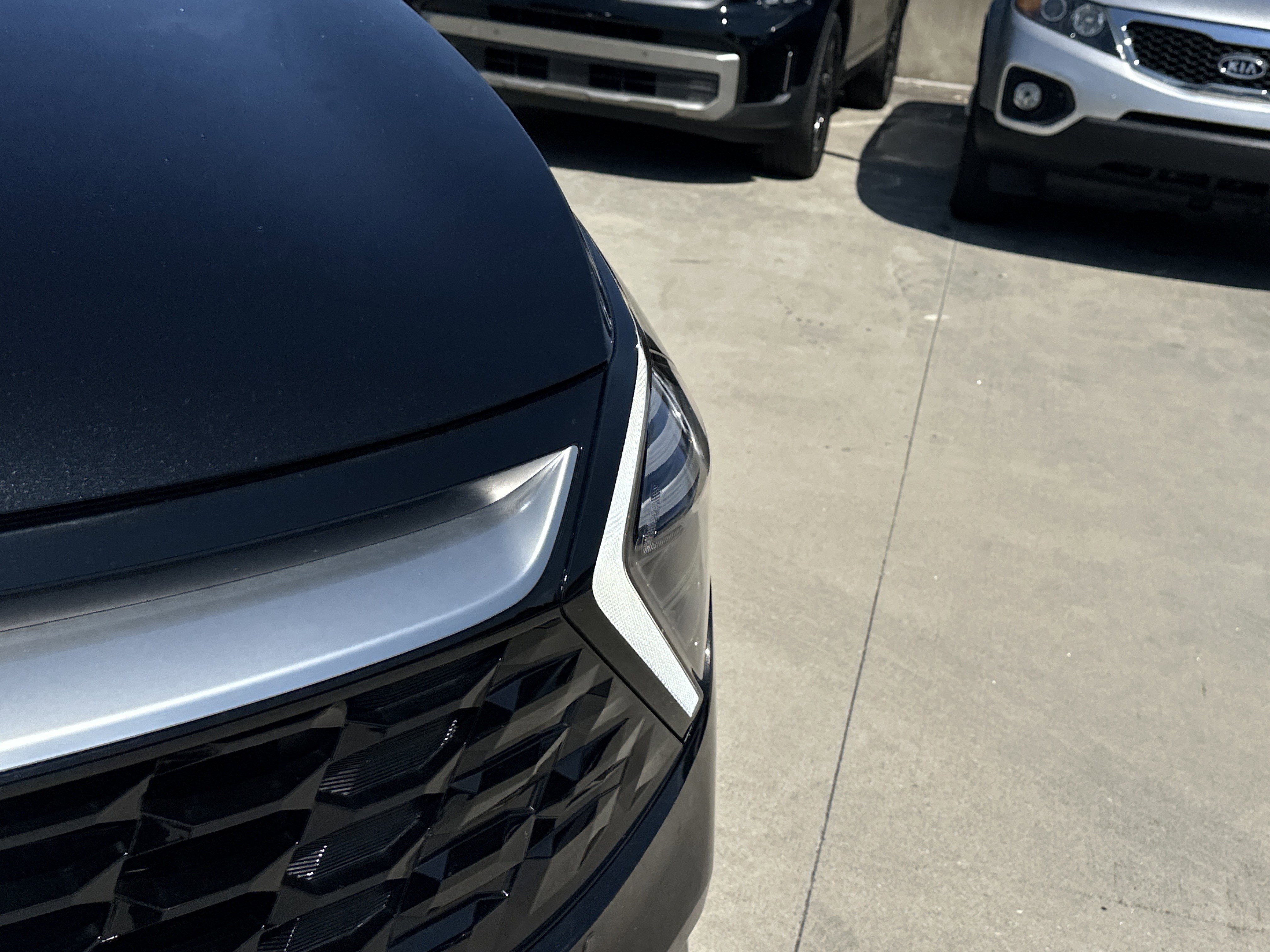 2025 Kia Sorento X-Line SX Prestige photo 3