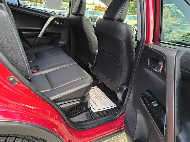 2018 Toyota RAV4 Hybrid Limited photo 18