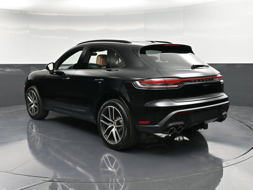 2025 Porsche Macan T photo 2