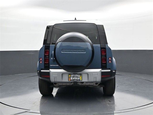 2024 Land Rover Defender 110 S photo 5