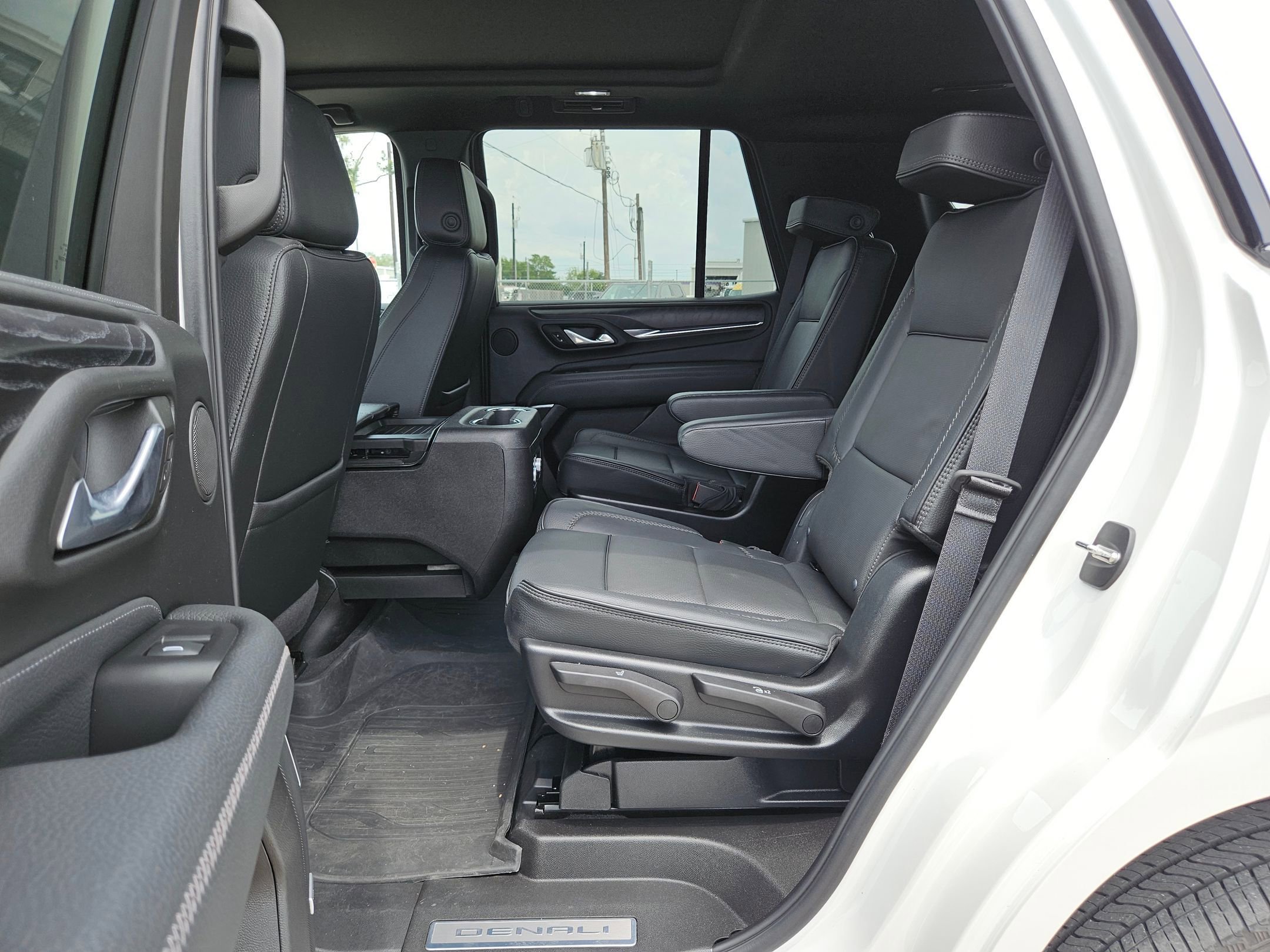 2024 Gmc Yukon Denali photo 13