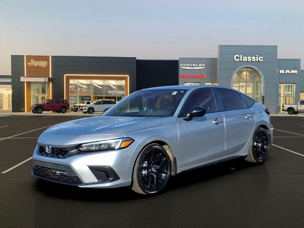 2024 Honda Civic Hatchback Sport's photo