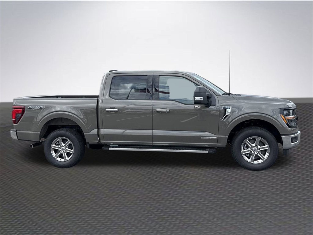 2025 Ford F-150 XLT photo 4