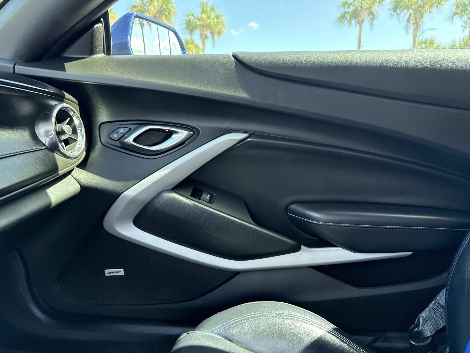 2019 Chevrolet Camaro 1LT photo 17