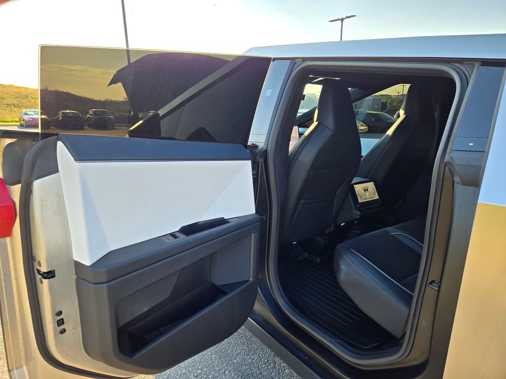 2024 Tesla Cybertruck photo 19