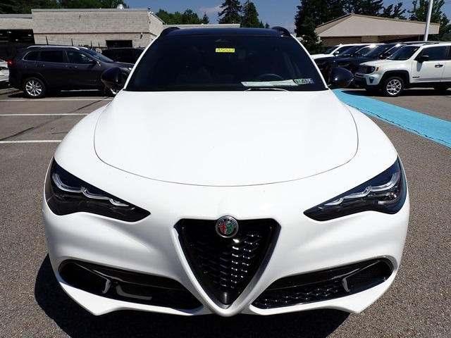 2025 Alfa Romeo Stelvio Sprint Base photo 7