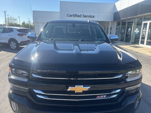 2018 Chevrolet Silverado 1500 LTZ photo 2
