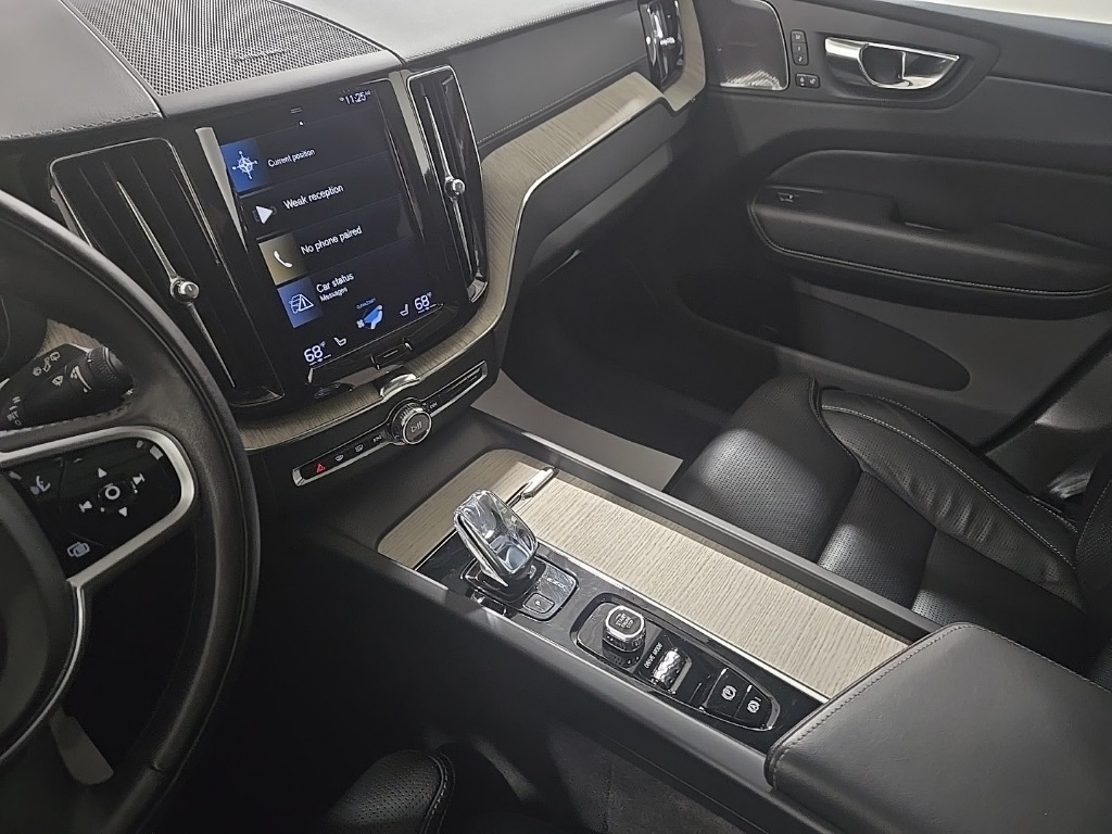 2021 Volvo XC60 Recharge Hybrid T8 Inscription photo 11