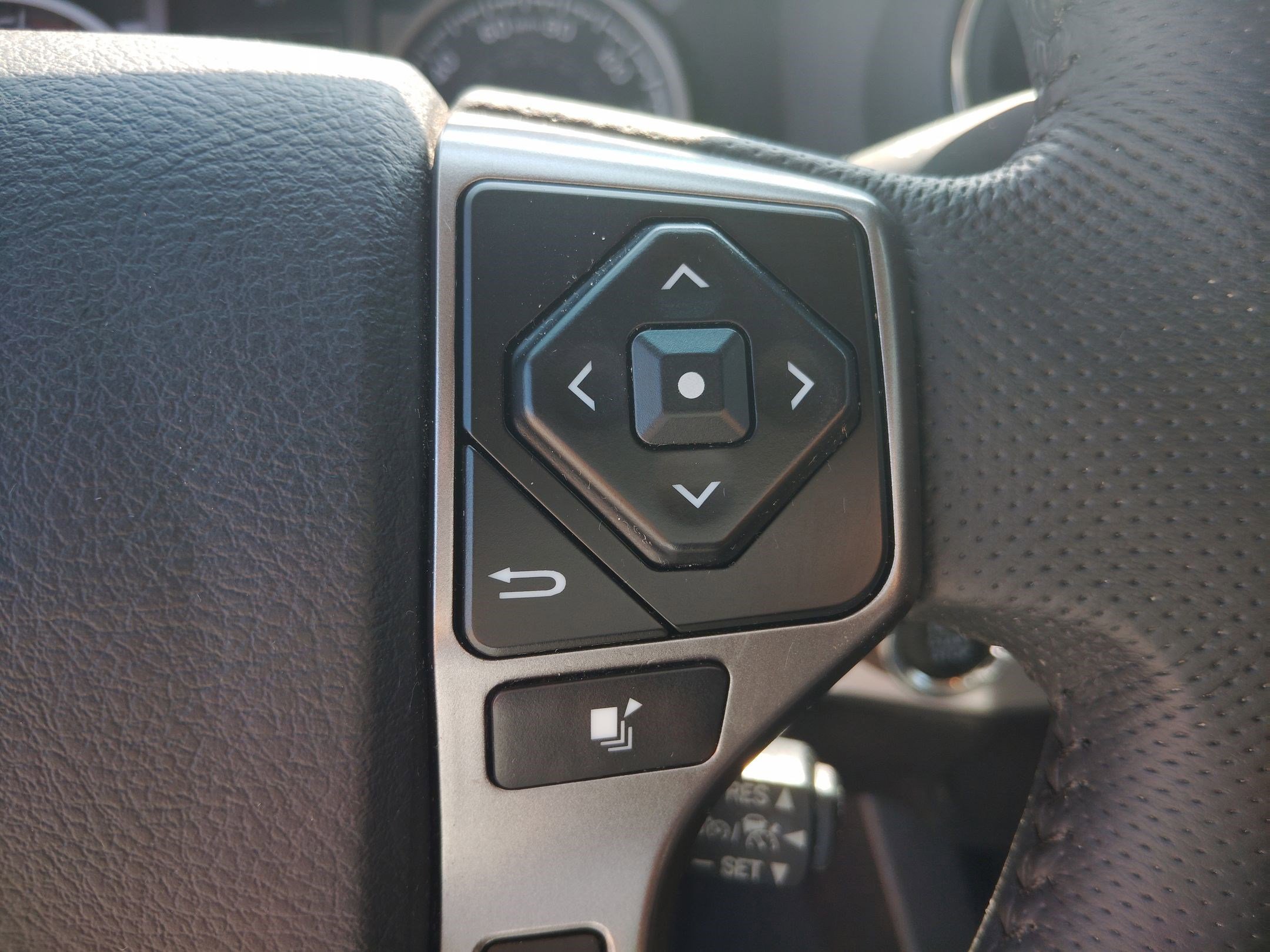 2023 Toyota Tacoma SR5 photo 22