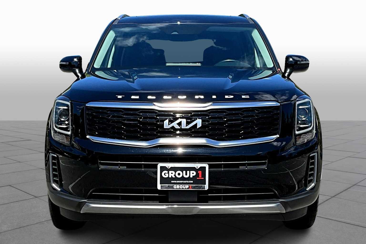 2022 Kia Telluride S photo 2