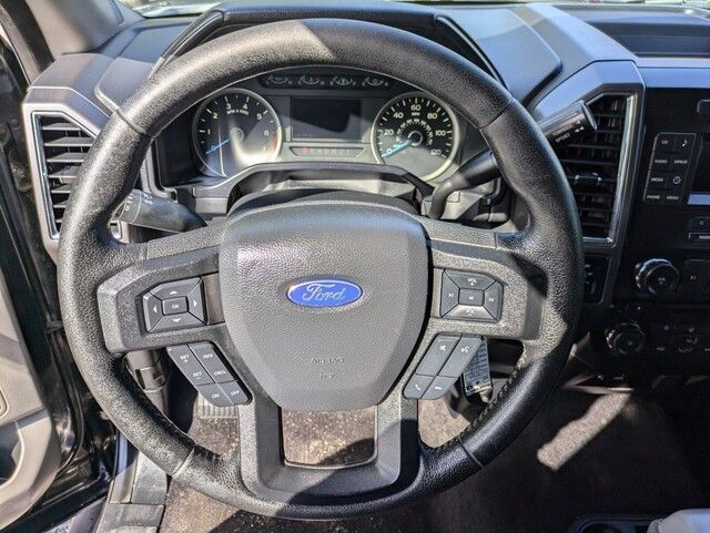 2015 Ford F-150 XLT photo 16