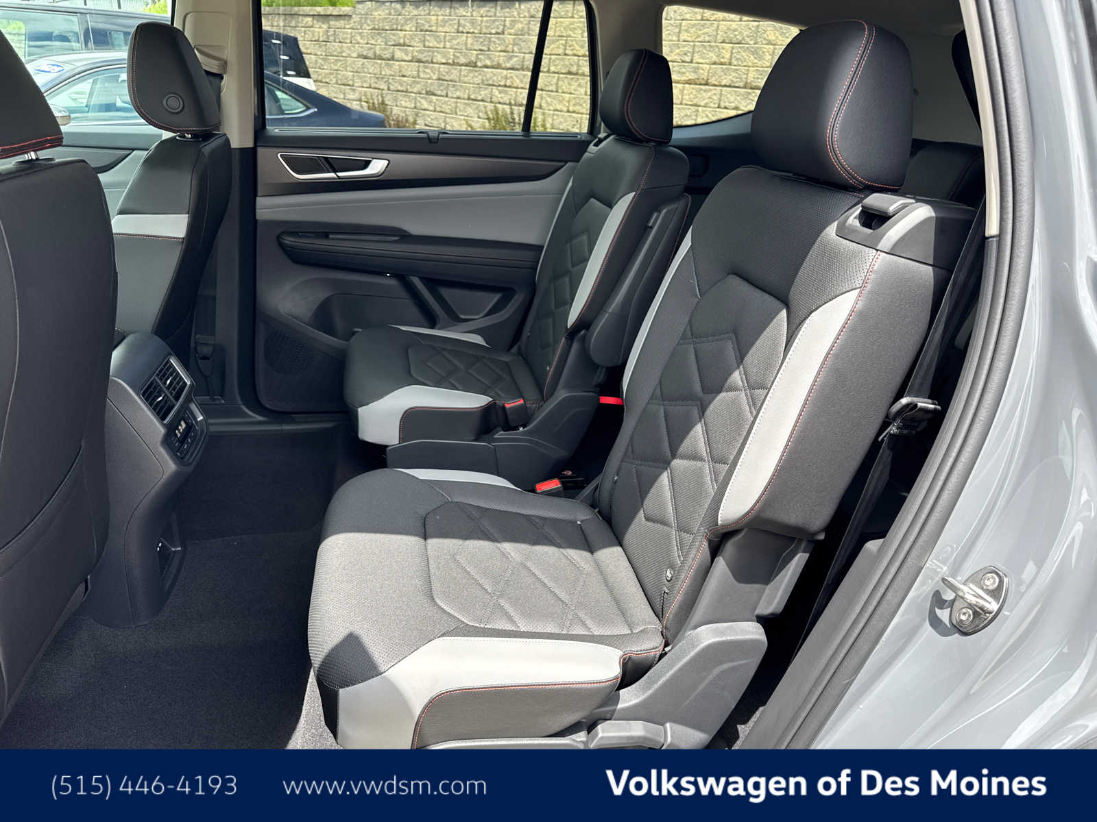 2025 Volkswagen Atlas Peak Edition SE photo 9