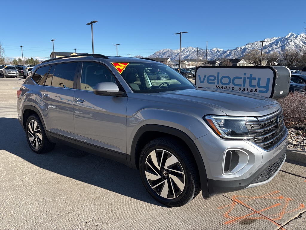 2024 Volkswagen Atlas SE's photo
