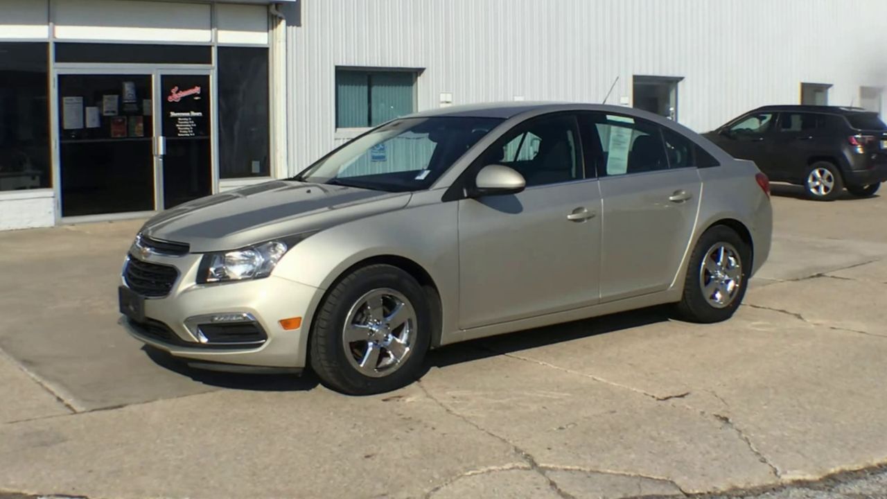 2016 Chevrolet Cruze LT photo 3