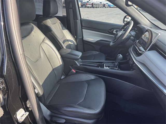 2023 Jeep Compass Limited photo 13