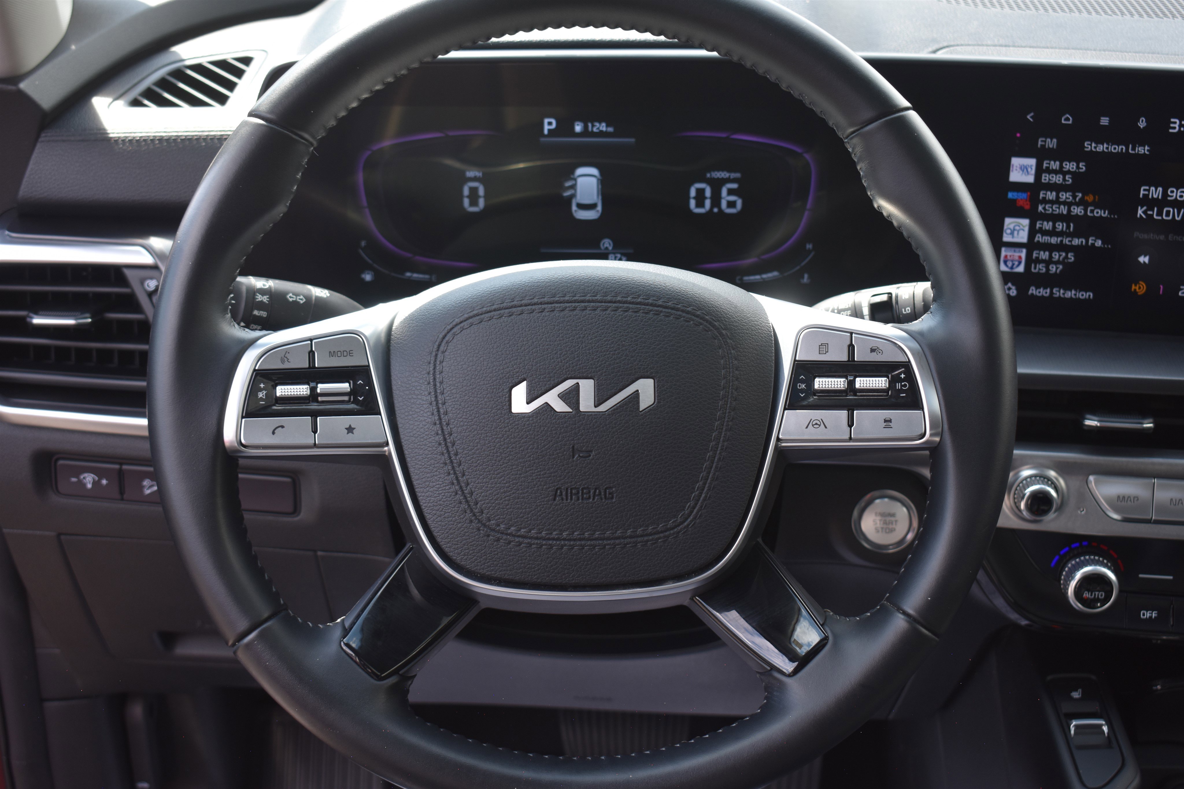 2024 Kia Telluride S photo 8