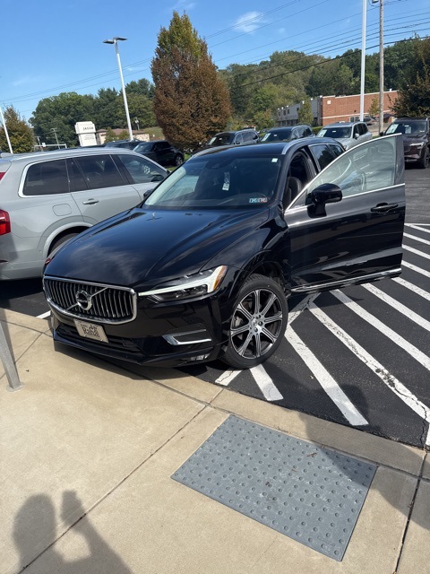 2021 Volvo XC60 T5 Inscription photo 2
