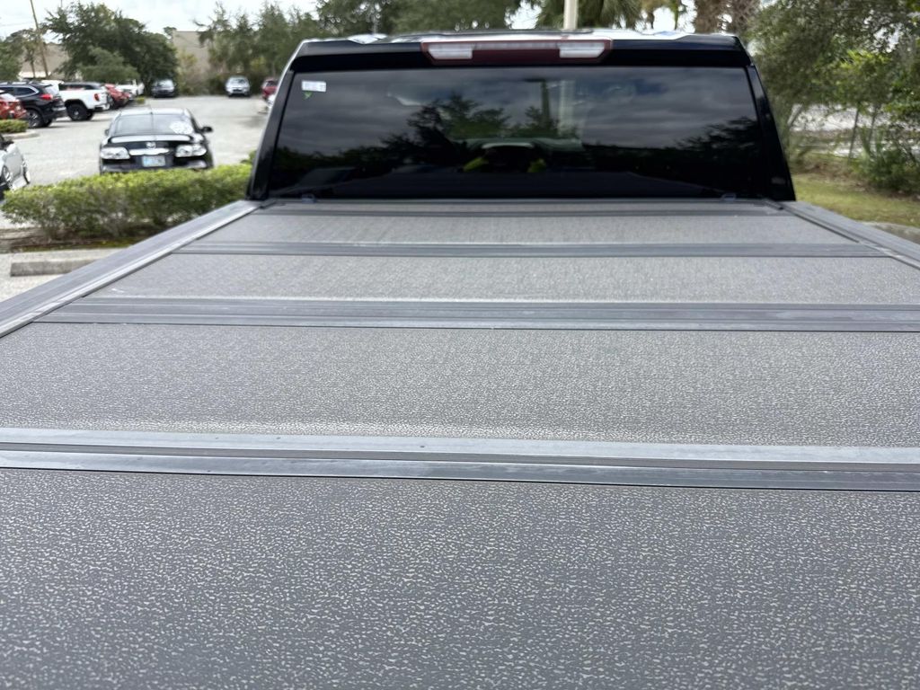 2020 Chevrolet Silverado 1500 LT photo 5
