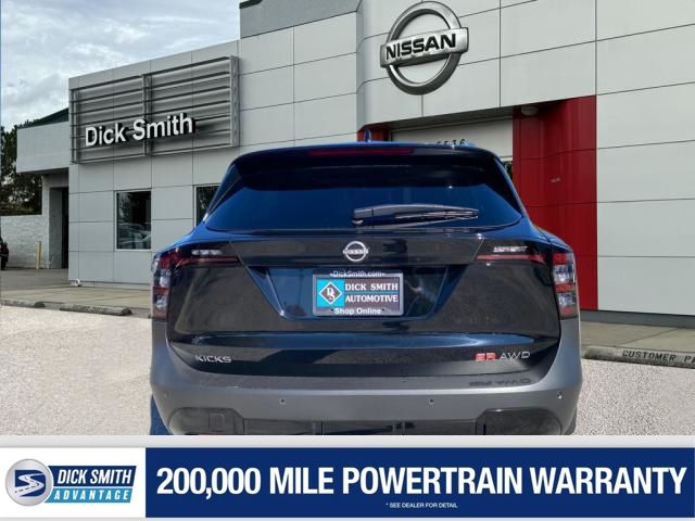 2025 Nissan Kicks SR photo 4