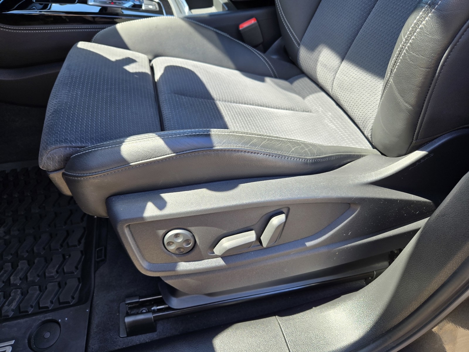 2022 Audi SQ5 Premium Plus photo 13