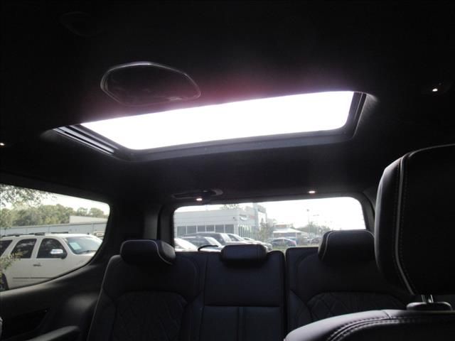 2023 Jeep Grand Wagoneer III photo 24