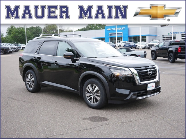 2023 Nissan Pathfinder SL's photo