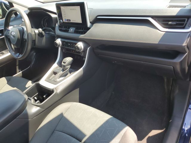 2023 Toyota RAV4 XLE photo 18
