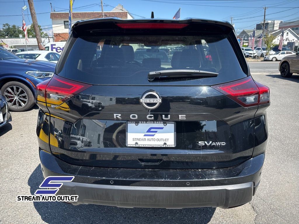 2024 Nissan Rogue SV photo 5