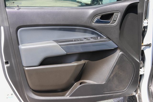 Used 2022 Summit White Chevrolet Z71 image 12