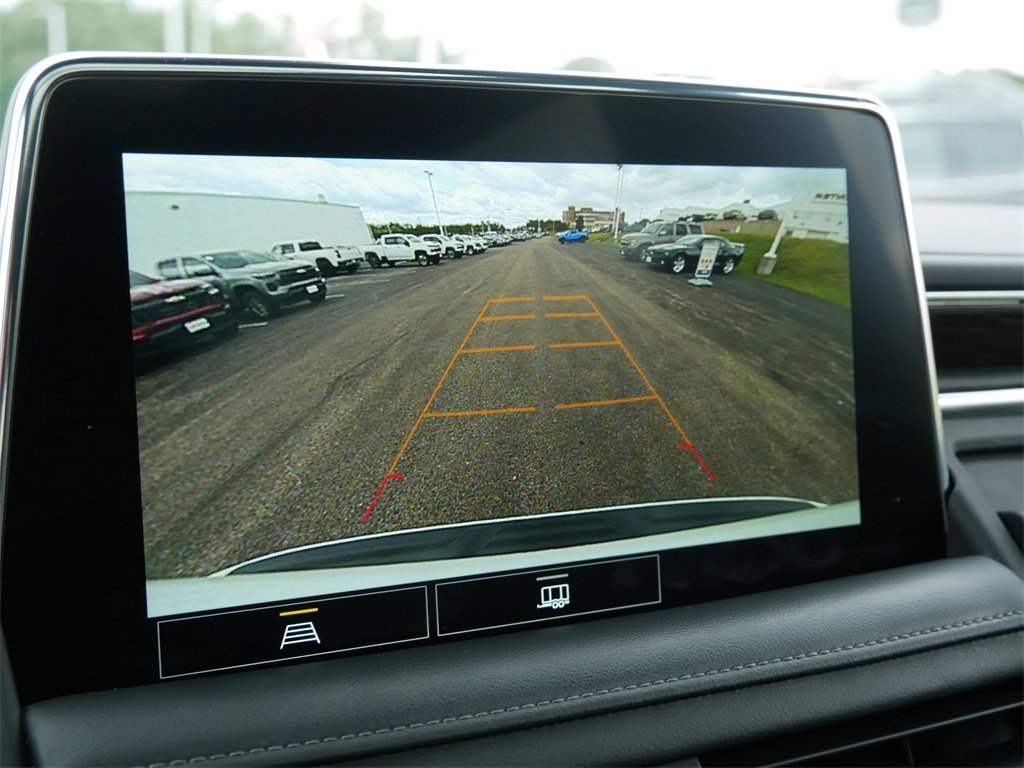 2021 Chevrolet Suburban LT photo 25