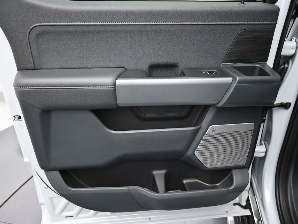 2025 Ford F-150 Lariat photo 31