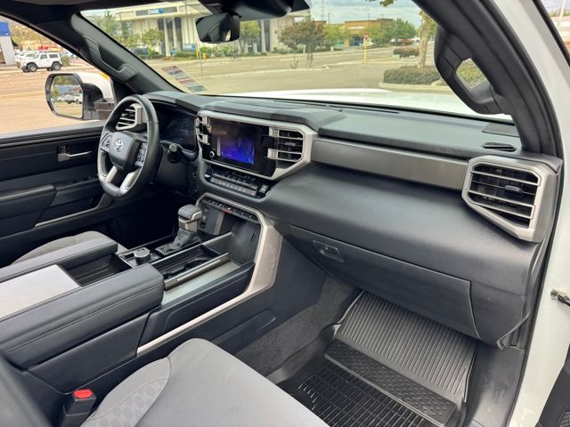 2025 Toyota Sequoia SR5 photo 21