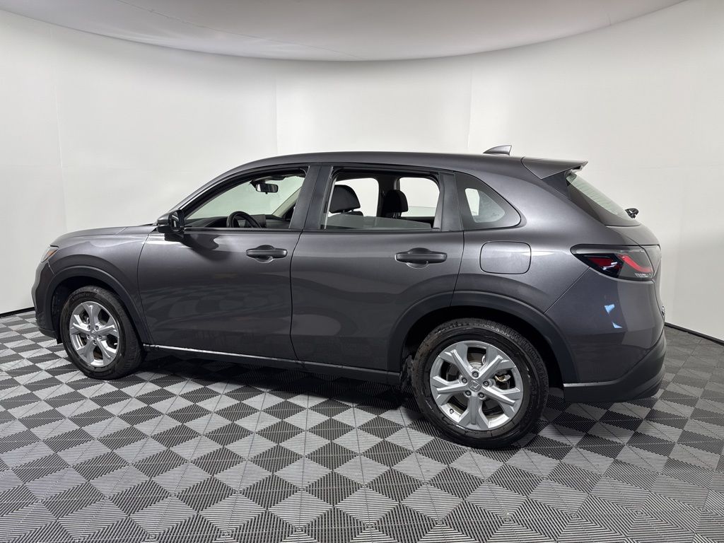 2025 Honda HR-V LX photo 4