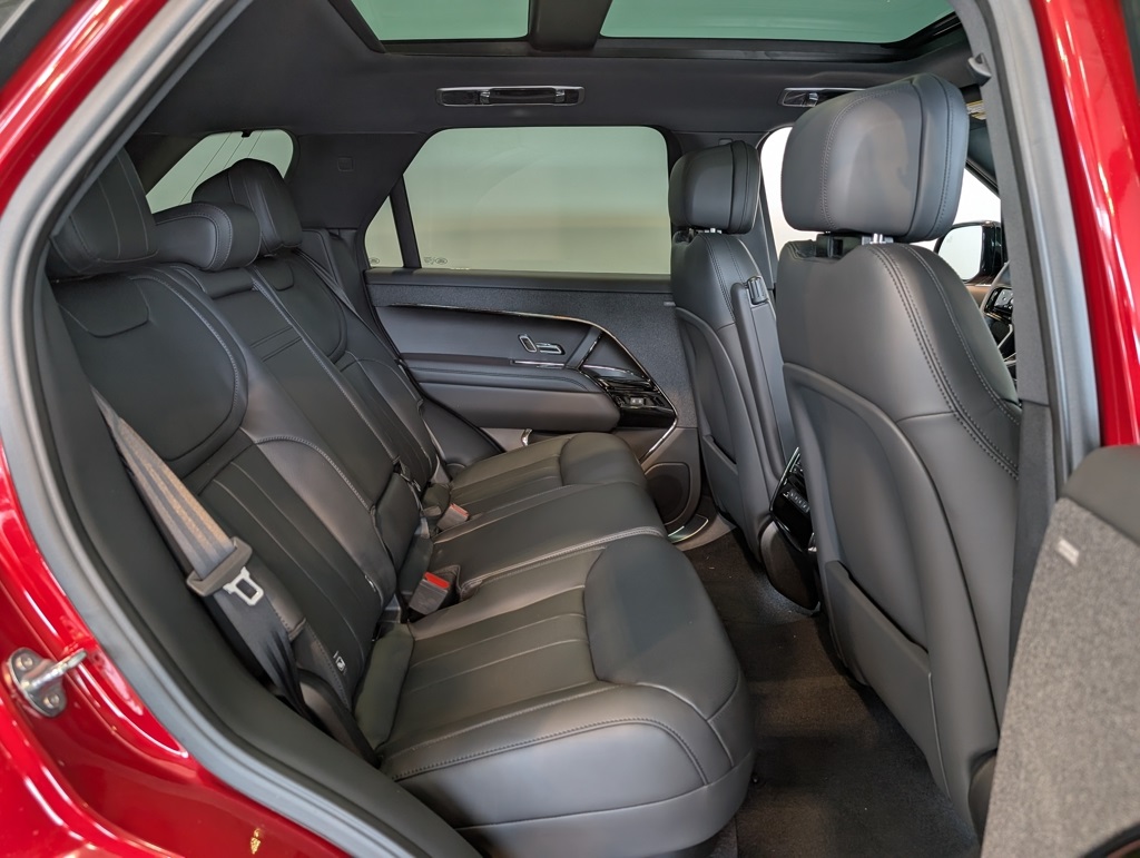 2025 Land Rover Range Rover Sport SE photo 26