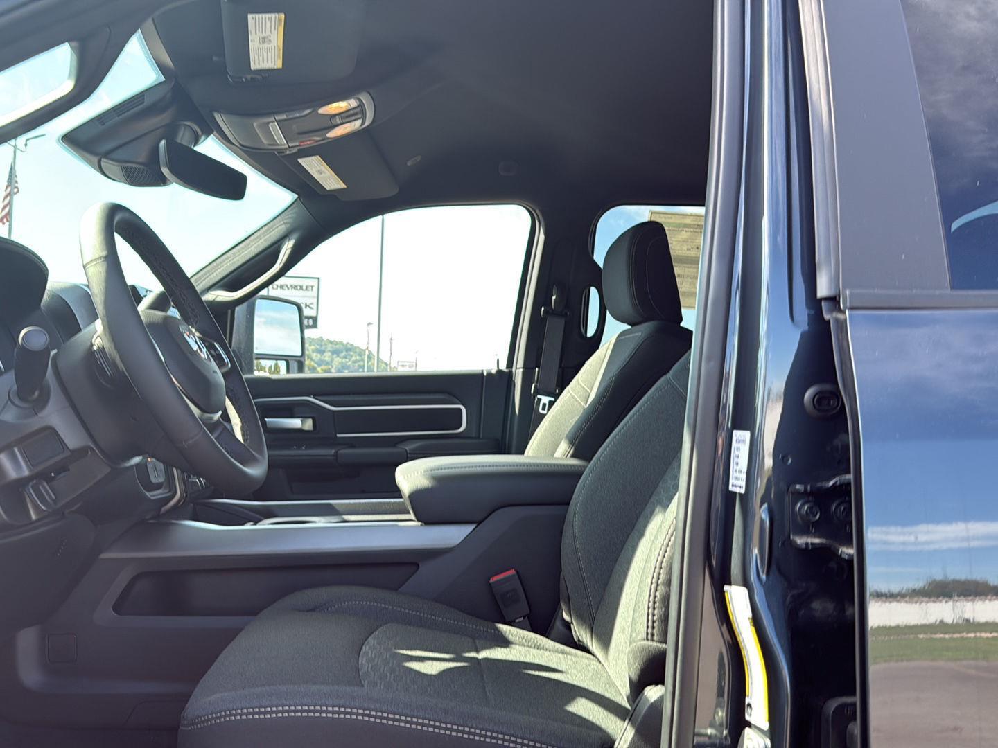 2025 Ram 2500 Big Horn photo 8