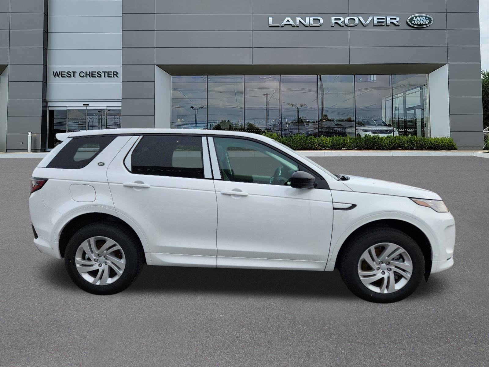 2025 Land Rover Discovery Sport S photo 4