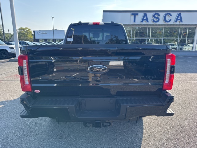 2025 Ford F-350 Lariat photo 4