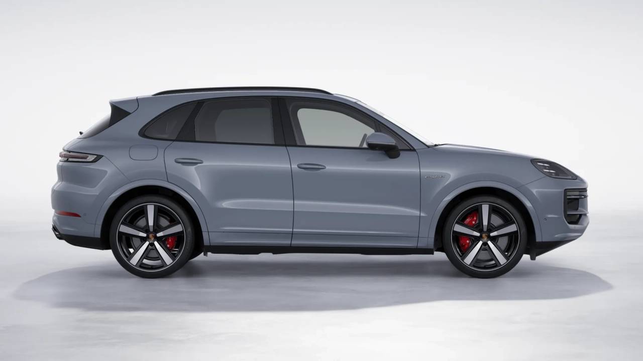2026 Porsche Cayenne S E-Hybrid photo 6